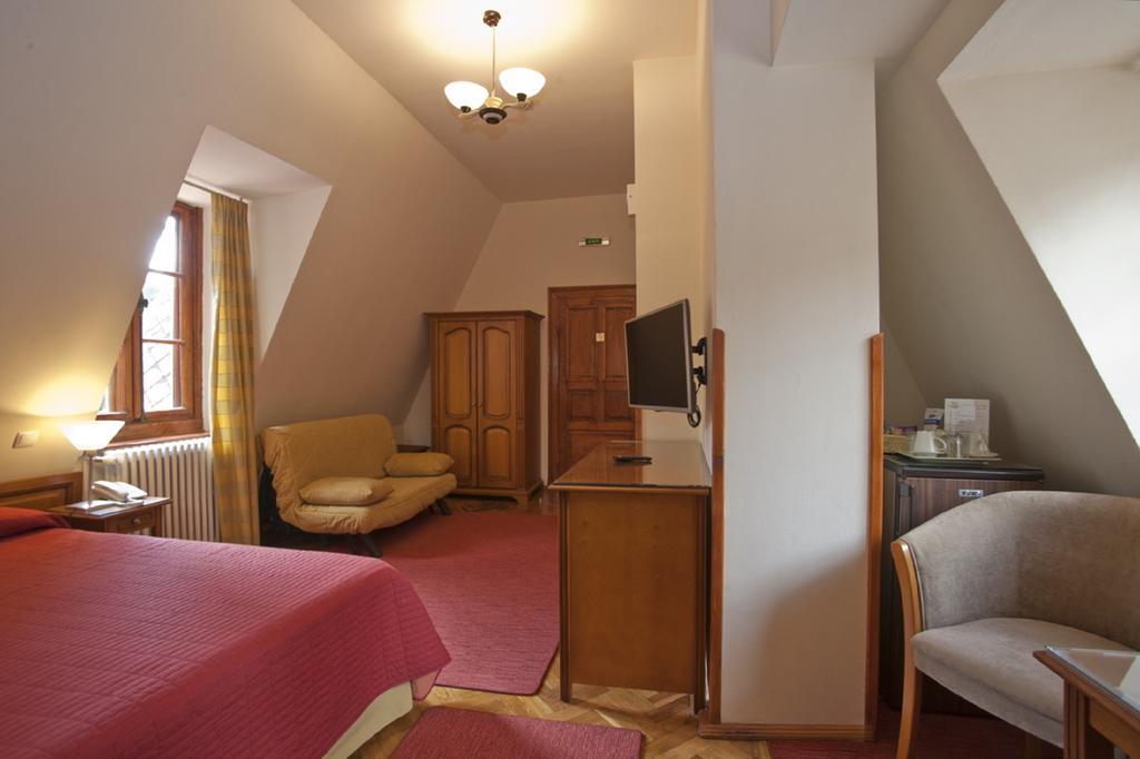 Vila Camelia Hotel Sinaia Luaran gambar